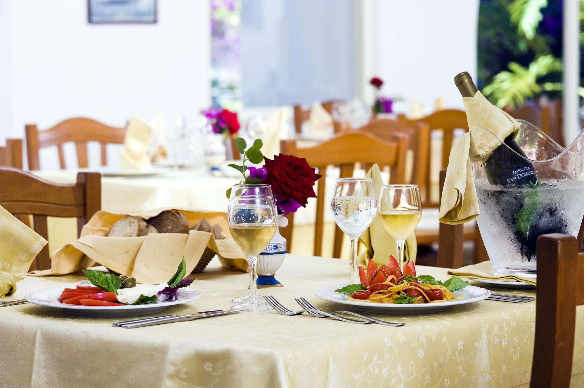 安吉拉别墅酒店及Spa水疗中心 Forio di Ischia 外观 照片